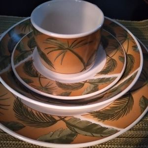 Service for 4 American Attelier stoneware set